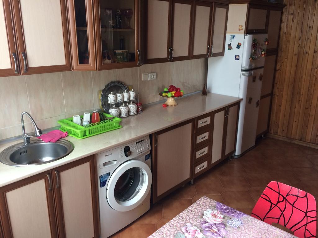 Guest House On Kostava 23 코불레티 외부 사진