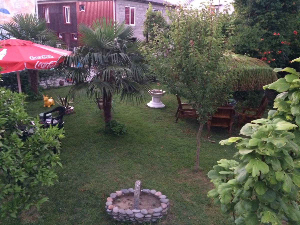 Guest House On Kostava 23 코불레티 외부 사진