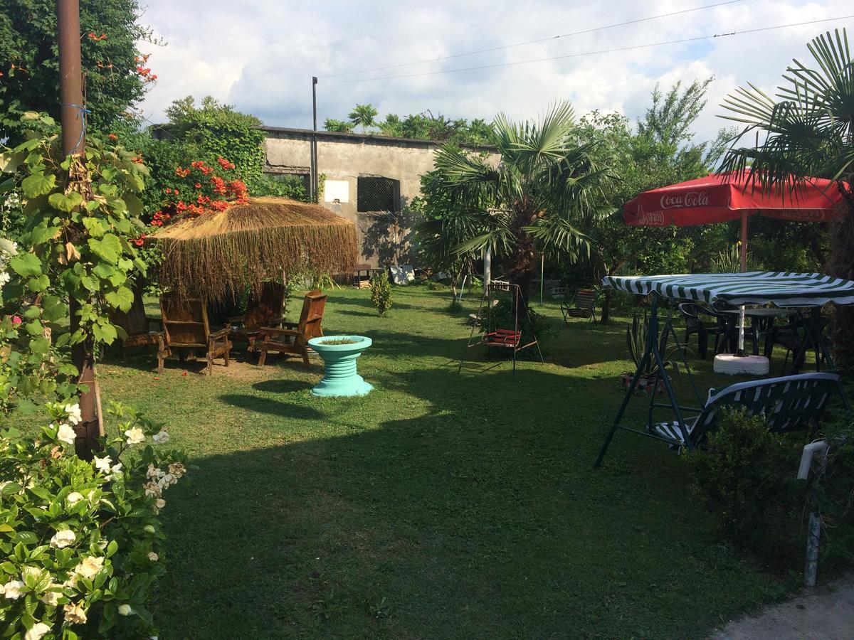 Guest House On Kostava 23 코불레티 외부 사진